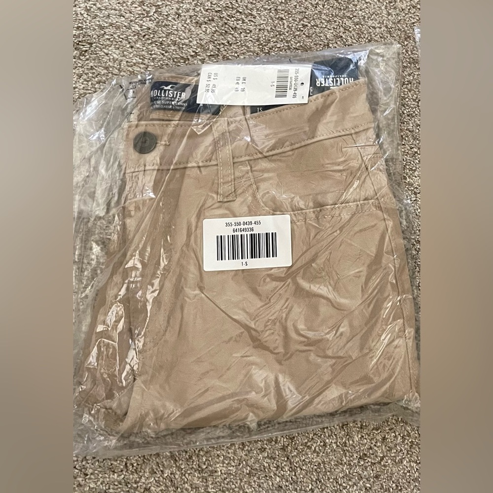 Hollister Khaki Skinny Jeans - Size 1S (NEW W/TAGS)